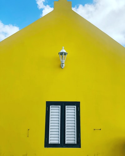 黄漆房子